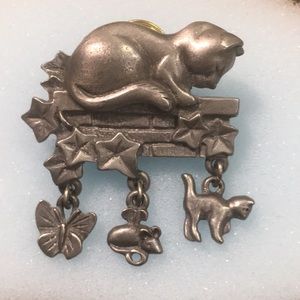 Vintage LCD Signed Cat On Mantle Pin With Dangle Charms